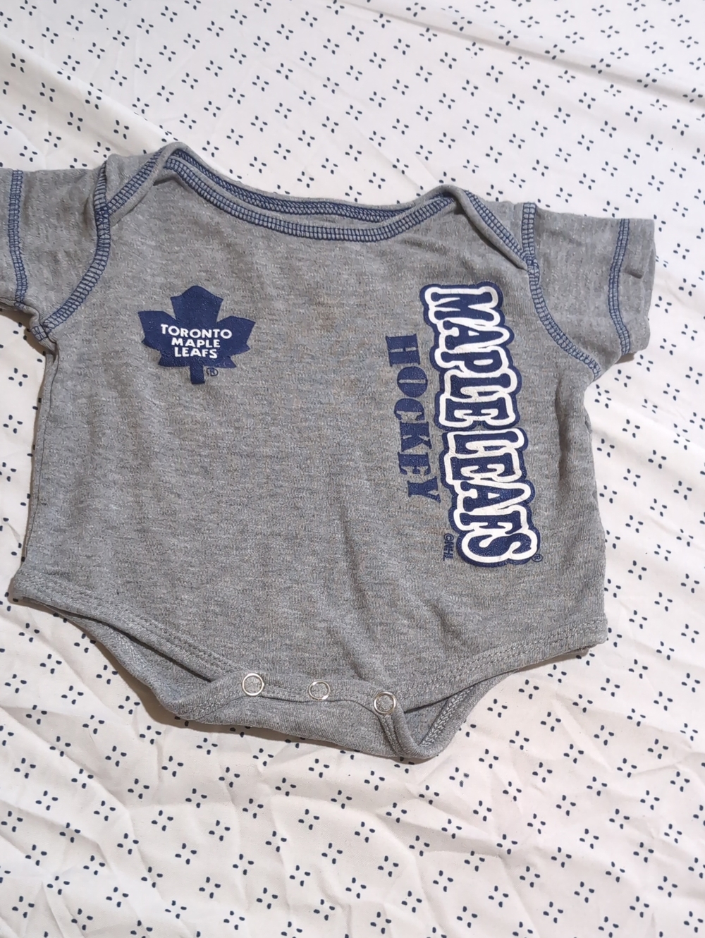 Toronto Maple Leafs NHL Bodysuit Onesie Sz 0-3M Hockey *B11
